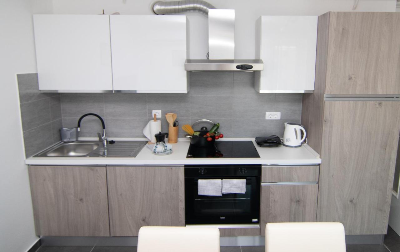 Valkane Beach Studio Apartment Póla Kültér fotó