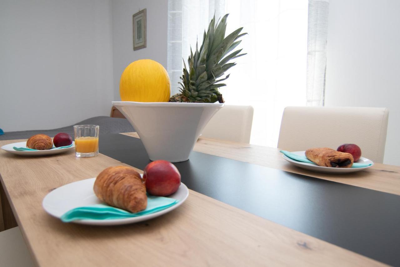 Valkane Beach Studio Apartment Póla Kültér fotó
