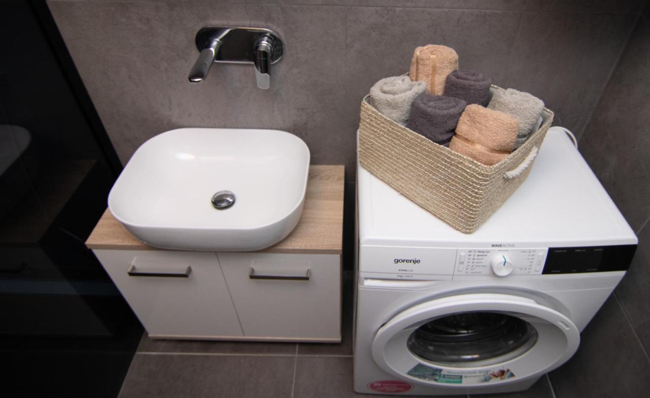 Valkane Beach Studio Apartment Póla Kültér fotó