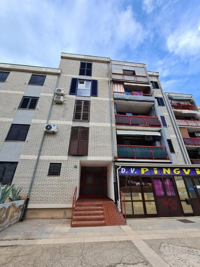 Valkane Beach Studio Apartment Póla Kültér fotó