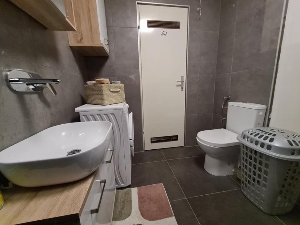 Valkane Beach Studio Apartment Póla Kültér fotó